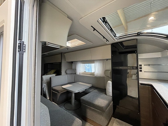 Adria Alpina 663 HT / ALDE / Markis / Frontkök / AC / Tvärställd-Queens-bed 5 of 5