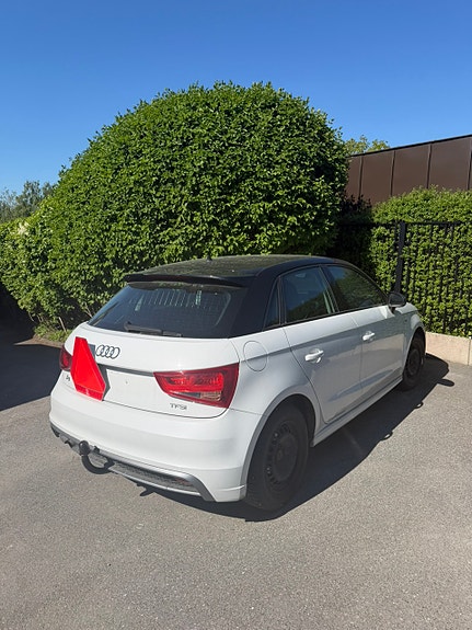 Audi A1 2 of 5
