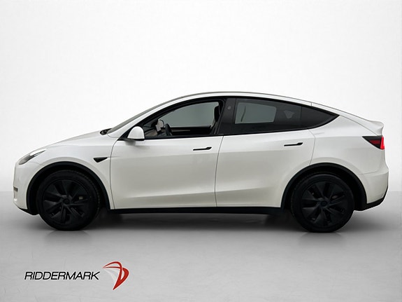 Tesla Model Y 5 of 5