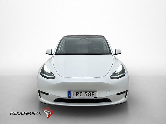Tesla Model Y 3 of 5