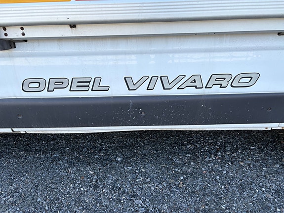 Opel Vivaro 19 of 23