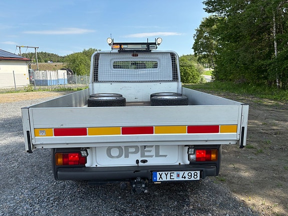 Opel Vivaro 4 of 5