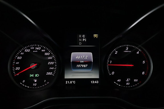Mercedes-Benz V250 16 of 26