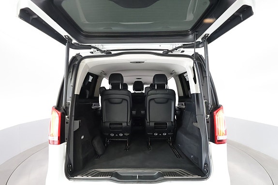 Mercedes-Benz V250 25 of 26