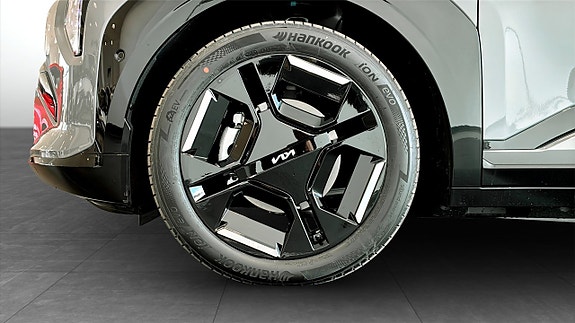 Kia EV3 9 of 16