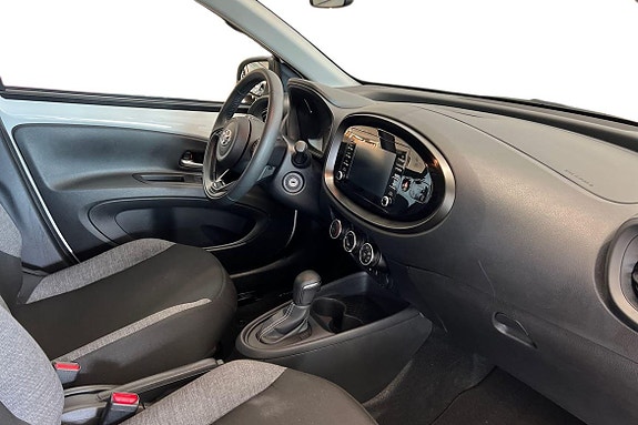 Toyota Aygo X 6 of 19
