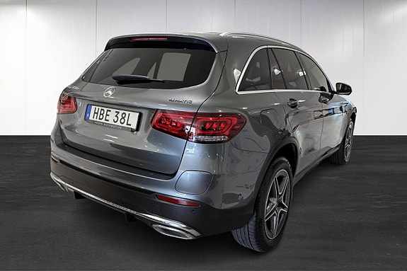 Mercedes-Benz GLC300 e 4 of 5