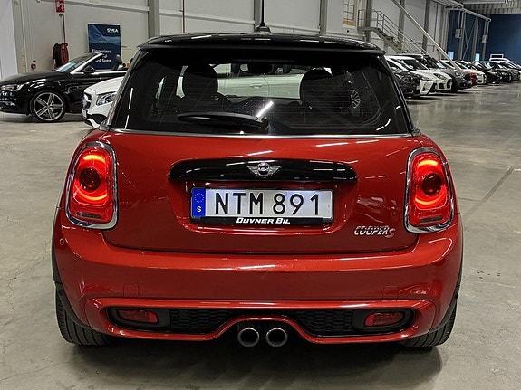 MINI Cooper S 4 of 5