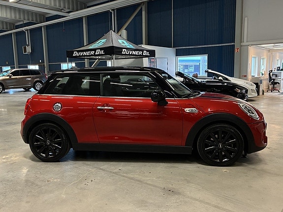 MINI Cooper S 2 of 5