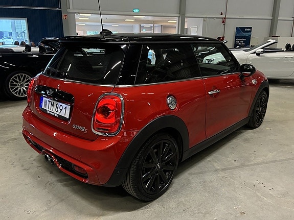 MINI Cooper S 3 of 5