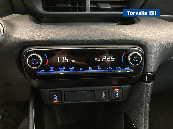 Toyota Yaris 12 of 14