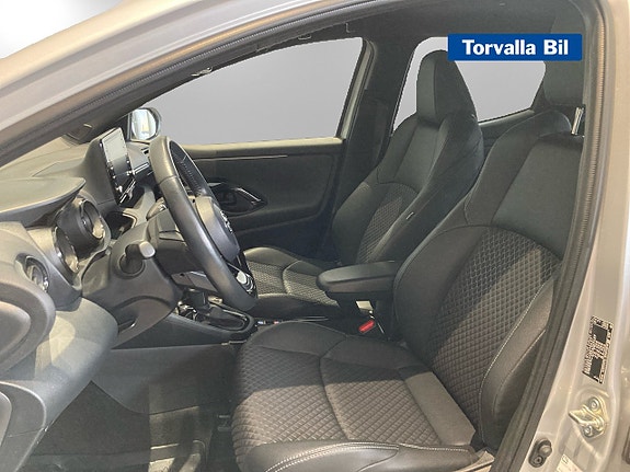 Toyota Yaris 8 of 14