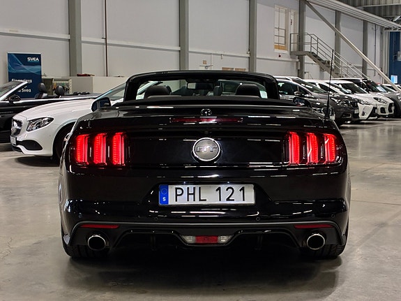 Ford Mustang 5 of 5