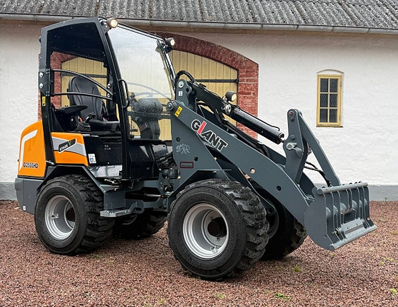 Kompaktlastare, ny Giant G2500HD med eurofäste! 2 of 5