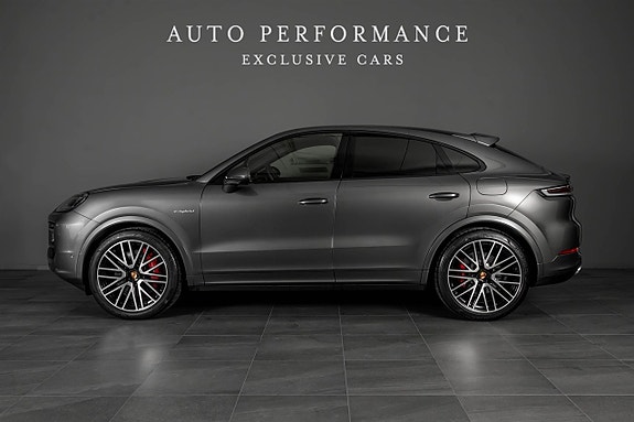 Porsche Cayenne 3 of 5