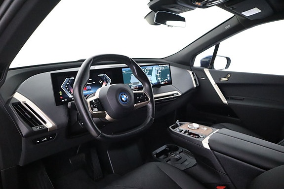 BMW iX 11 of 26