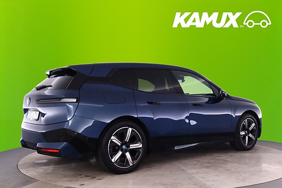 BMW iX 2 of 26