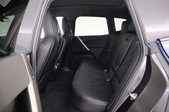 BMW iX 14 of 26