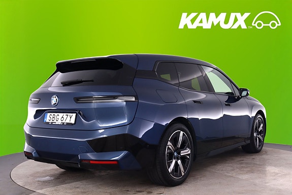 BMW iX 4 of 26