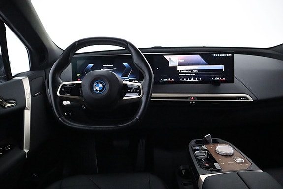 BMW iX 16 of 26