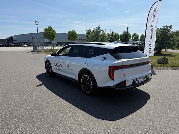 Kia K4 2 of 5
