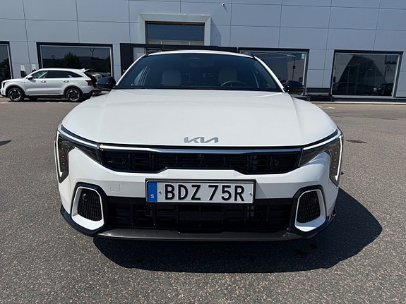 Kia K4 6 of 18