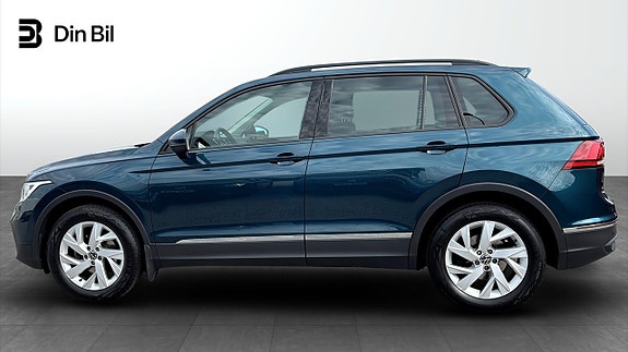 Volkswagen Tiguan 2 of 5