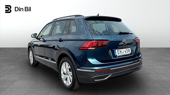 Volkswagen Tiguan 3 of 5