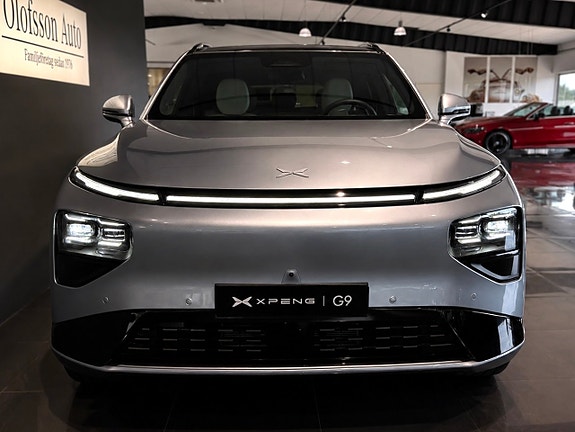 XPeng G9 2 of 16