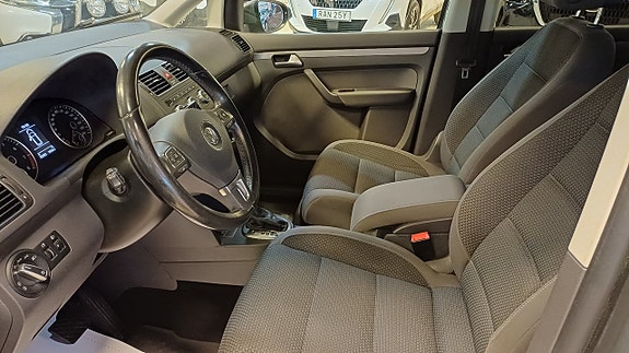 Volkswagen Touran 6 of 15