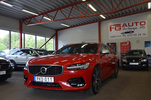 Volvo V90 2 of 5
