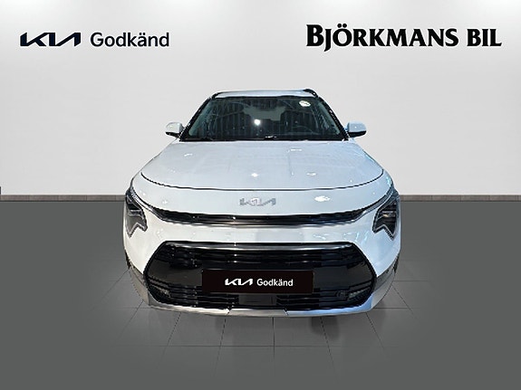 Kia Niro 2 of 24