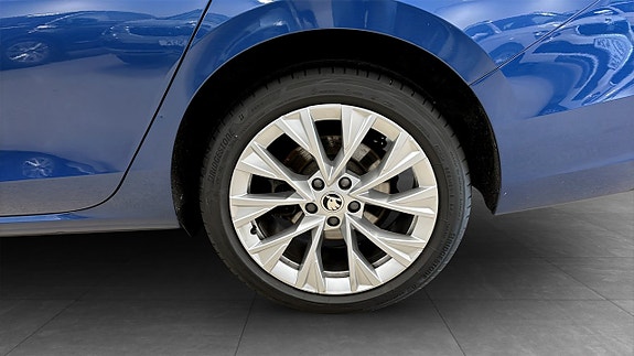 Skoda Superb 6 of 12