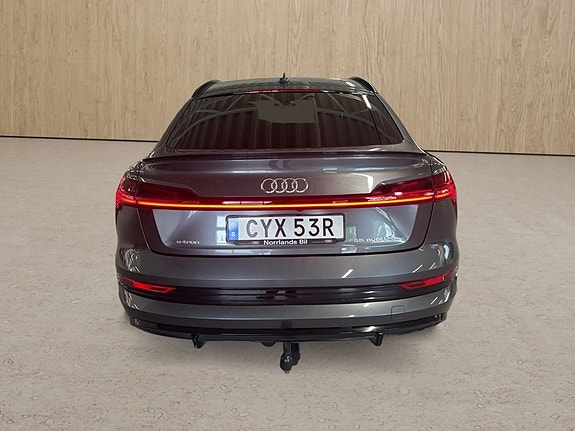 Audi e-tron 13 of 13
