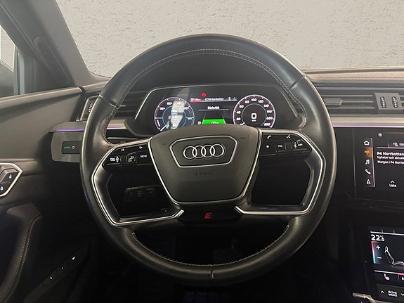 Audi e-tron 6 of 13