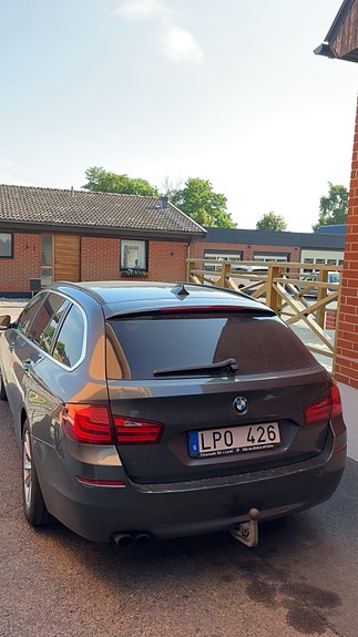 BMW 520d 2 of 3