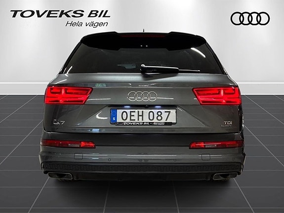 Audi Q7 4 of 27