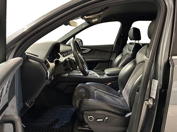 Audi Q7 10 of 27