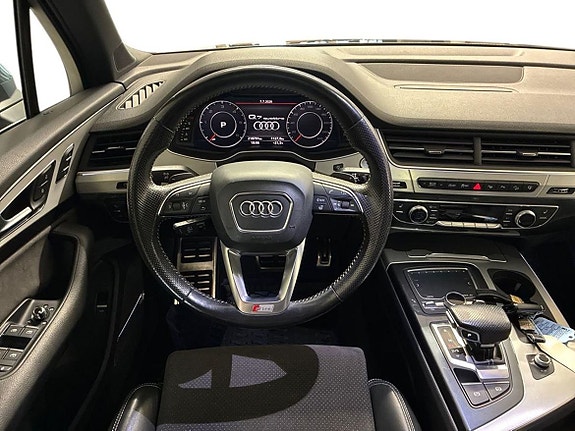 Audi Q7 11 of 27