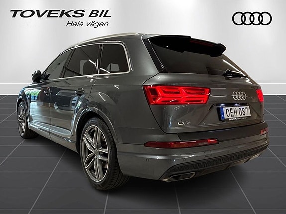 Audi Q7 3 of 27