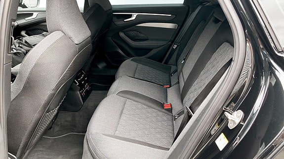 Audi A6 12 of 15