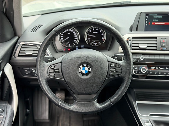 BMW 118i 11 of 15