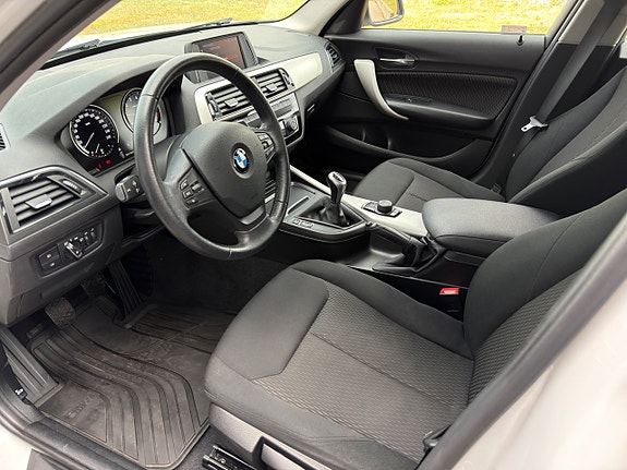 BMW 118i 7 of 15