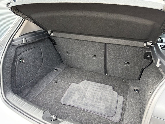 BMW 118i 13 of 15