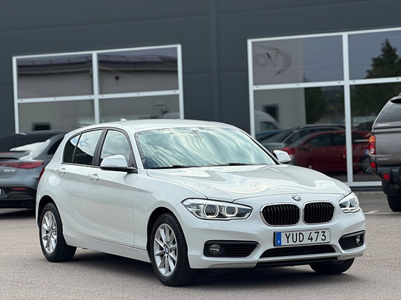 BMW 118i 4 of 15