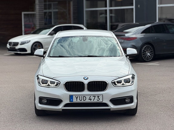 BMW 118i 3 of 15