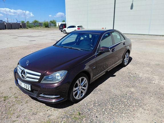 Mercedes-Benz C180 2 of 5