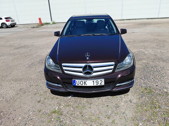 Mercedes-Benz C180 3 of 5