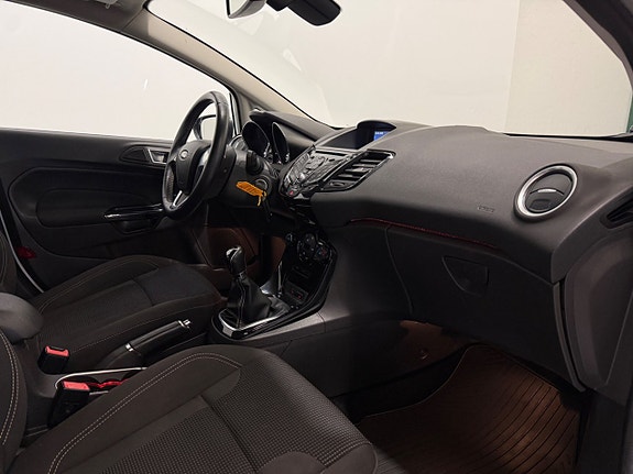 Ford Fiesta 13 of 24
