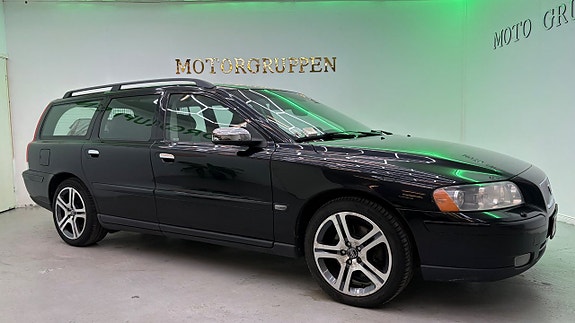 Volvo V70 3 of 5